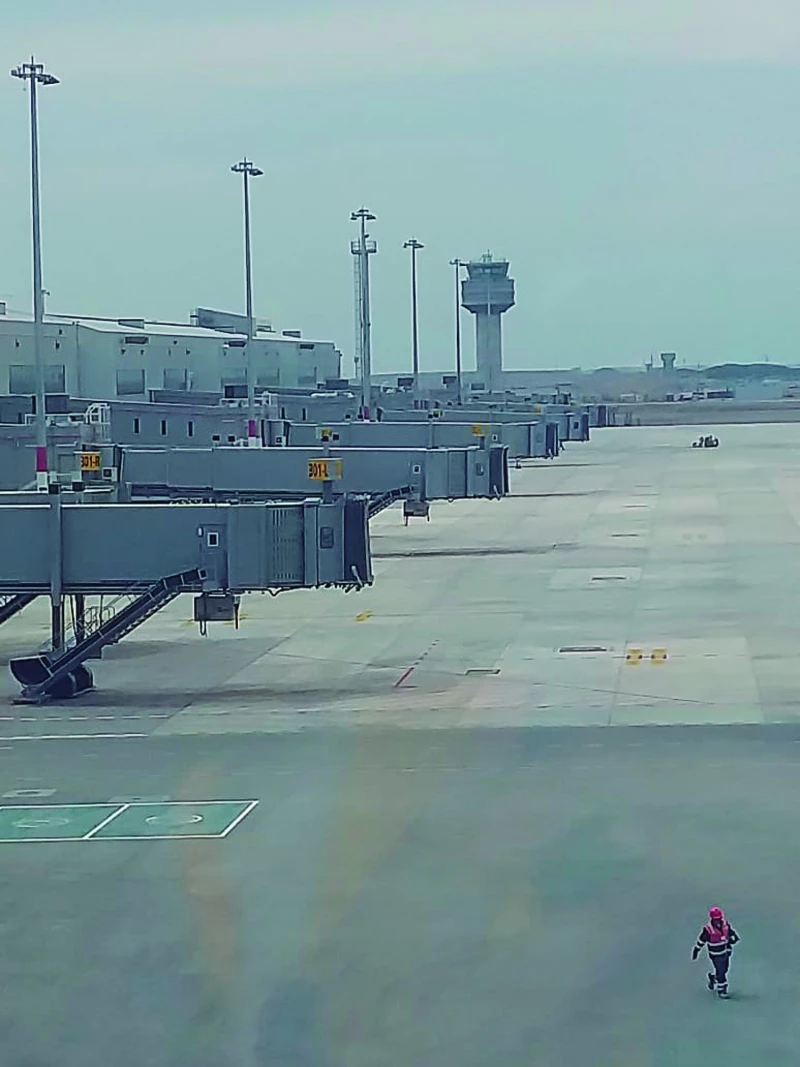 Pasarelas telescópicas de acceso a aeronaves.